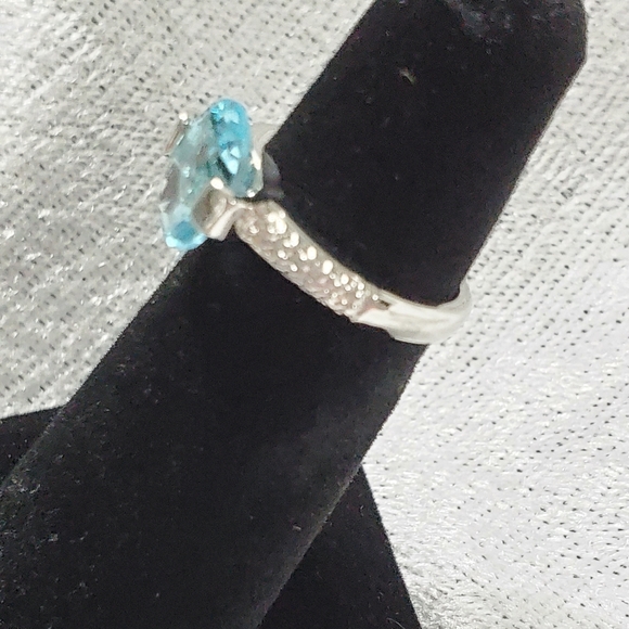 Ring - Picture 3 of 3